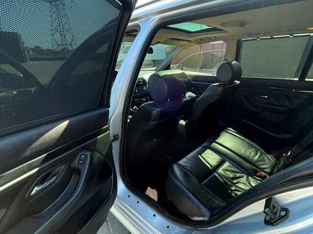 Серый БМВ 5 Серия, объемом двигателя 2.9 л и пробегом 409 тыс. км за 5000 $, фото 7 на Automoto.ua