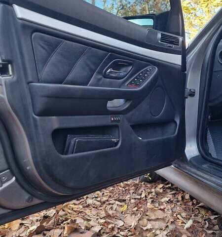 Серый БМВ 5 Серия, объемом двигателя 3 л и пробегом 364 тыс. км за 10000 $, фото 50 на Automoto.ua