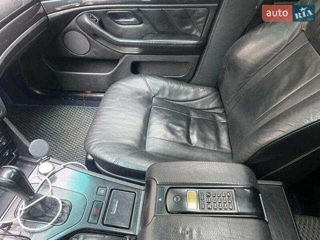 Сірий БМВ 5 Серія, об'ємом двигуна 3 л та пробігом 506 тис. км за 4000 $, фото 9 на Automoto.ua