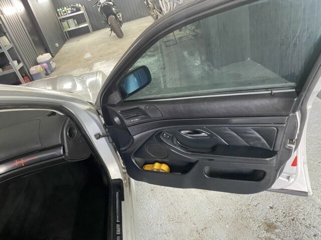 Серый БМВ 5 Серия, объемом двигателя 3 л и пробегом 480 тыс. км за 3100 $, фото 11 на Automoto.ua