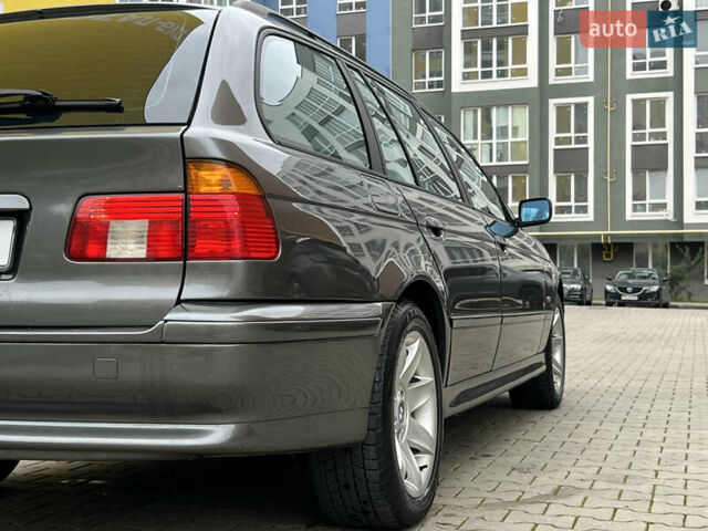 Серый БМВ 5 Серия, объемом двигателя 2.5 л и пробегом 300 тыс. км за 4750 $, фото 10 на Automoto.ua