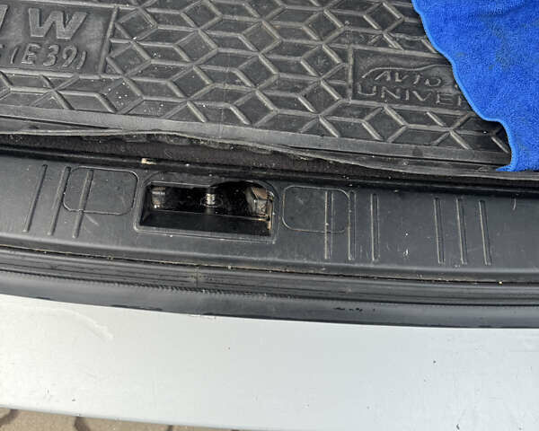 Серый БМВ 5 Серия, объемом двигателя 2.93 л и пробегом 478 тыс. км за 6000 $, фото 77 на Automoto.ua