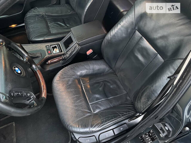 Серый БМВ 5 Серия, объемом двигателя 3 л и пробегом 290 тыс. км за 6500 $, фото 15 на Automoto.ua
