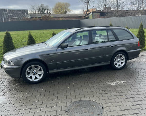 Серый БМВ 5 Серия, объемом двигателя 2.49 л и пробегом 301 тыс. км за 7000 $, фото 1 на Automoto.ua