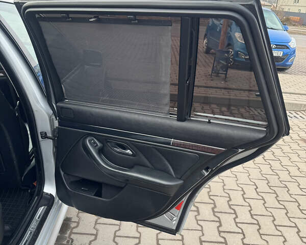 Серый БМВ 5 Серия, объемом двигателя 2.93 л и пробегом 478 тыс. км за 6000 $, фото 45 на Automoto.ua