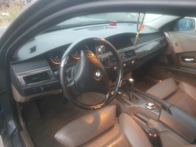 Серый БМВ 5 Серия, объемом двигателя 2.5 л и пробегом 360 тыс. км за 3000 $, фото 5 на Automoto.ua