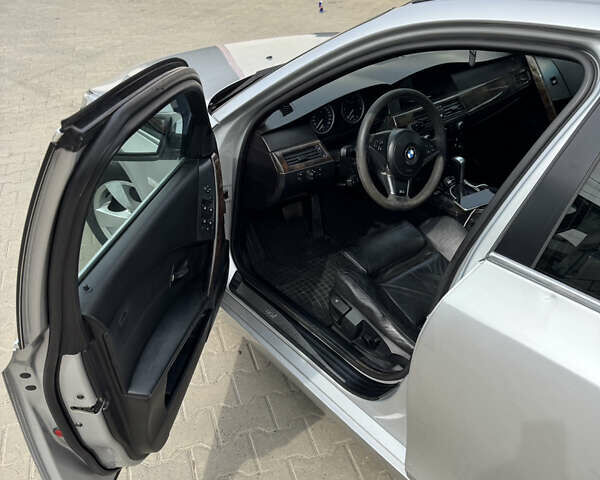 Серый БМВ 5 Серия, объемом двигателя 2.5 л и пробегом 355 тыс. км за 5299 $, фото 13 на Automoto.ua