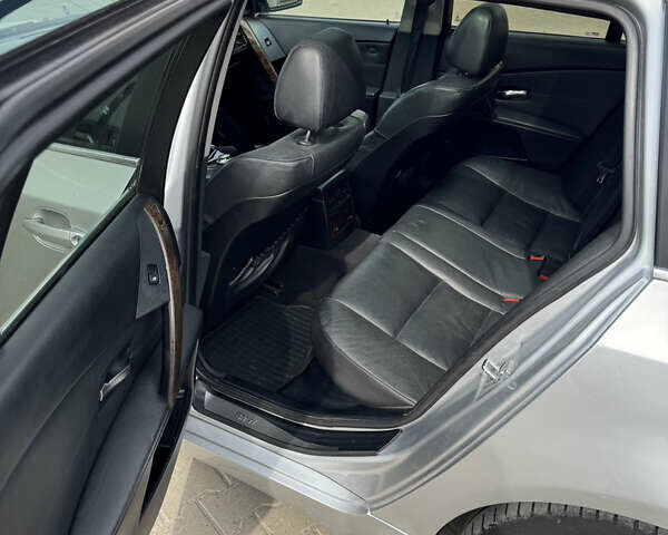 Серый БМВ 5 Серия, объемом двигателя 2.5 л и пробегом 355 тыс. км за 5299 $, фото 7 на Automoto.ua