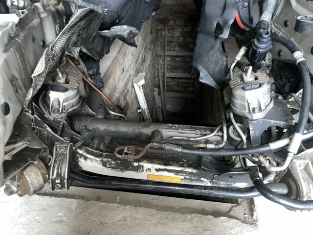 Сірий БМВ 5 Серія, об'ємом двигуна 2.5 л та пробігом 200 тис. км за 1500 $, фото 4 на Automoto.ua