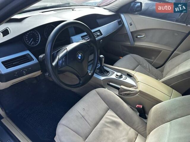 Серый БМВ 5 Серия, объемом двигателя 2.5 л и пробегом 250 тыс. км за 7500 $, фото 5 на Automoto.ua