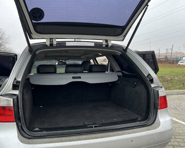 Серый БМВ 5 Серия, объемом двигателя 2.5 л и пробегом 400 тыс. км за 7500 $, фото 7 на Automoto.ua