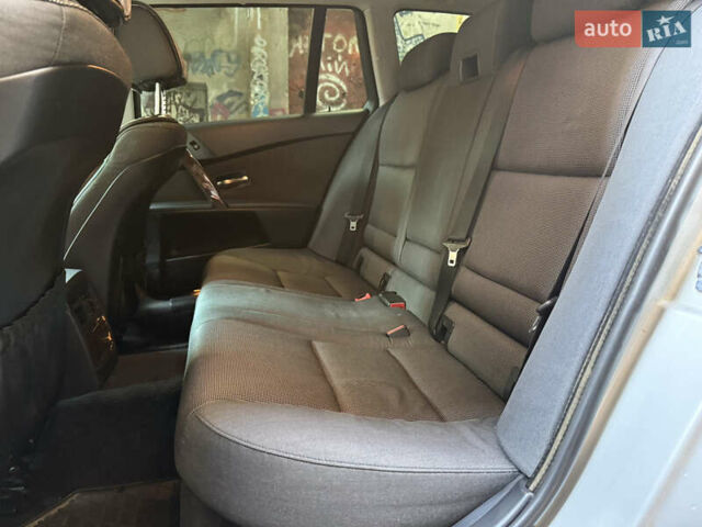 Серый БМВ 5 Серия, объемом двигателя 2.5 л и пробегом 350 тыс. км за 6500 $, фото 12 на Automoto.ua