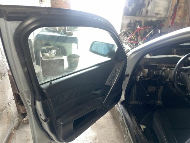 Серый БМВ 5 Серия, объемом двигателя 2.5 л и пробегом 200 тыс. км за 1500 $, фото 13 на Automoto.ua