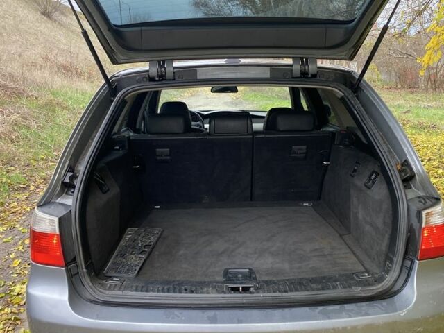 Серый БМВ 5 Серия, объемом двигателя 3 л и пробегом 300 тыс. км за 4900 $, фото 16 на Automoto.ua