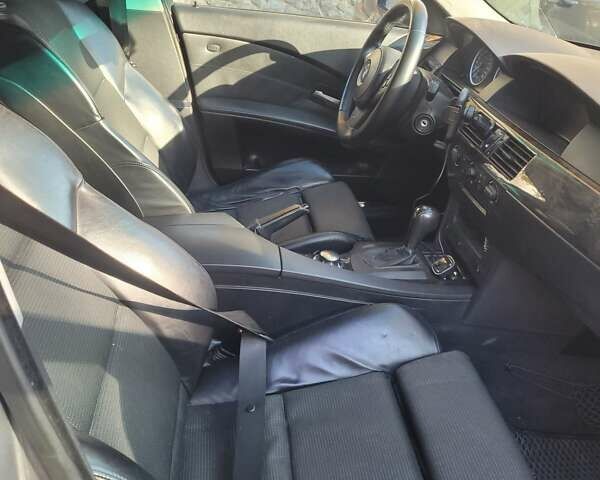 Серый БМВ 5 Серия, объемом двигателя 2.5 л и пробегом 400 тыс. км за 7999 $, фото 3 на Automoto.ua