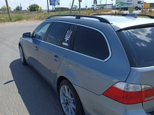 Серый БМВ 5 Серия, объемом двигателя 3 л и пробегом 327 тыс. км за 6500 $, фото 3 на Automoto.ua