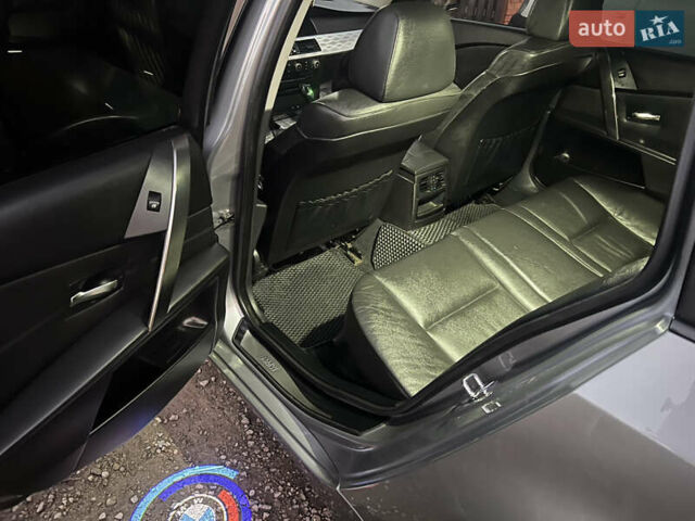 Серый БМВ 5 Серия, объемом двигателя 2.99 л и пробегом 286 тыс. км за 9000 $, фото 24 на Automoto.ua