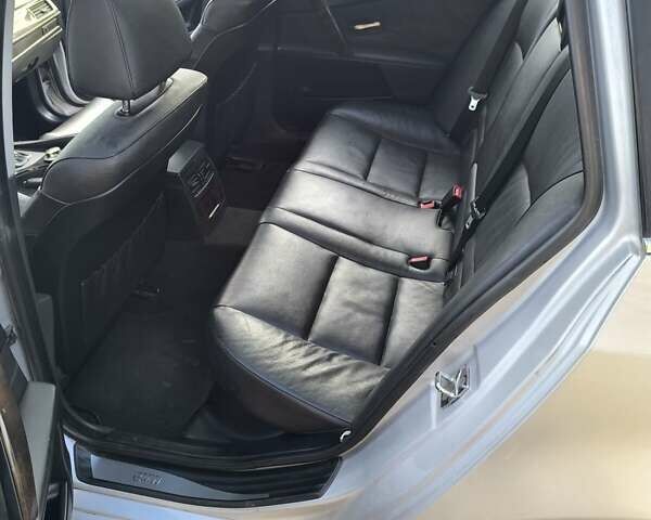 Серый БМВ 5 Серия, объемом двигателя 3 л и пробегом 295 тыс. км за 7800 $, фото 16 на Automoto.ua