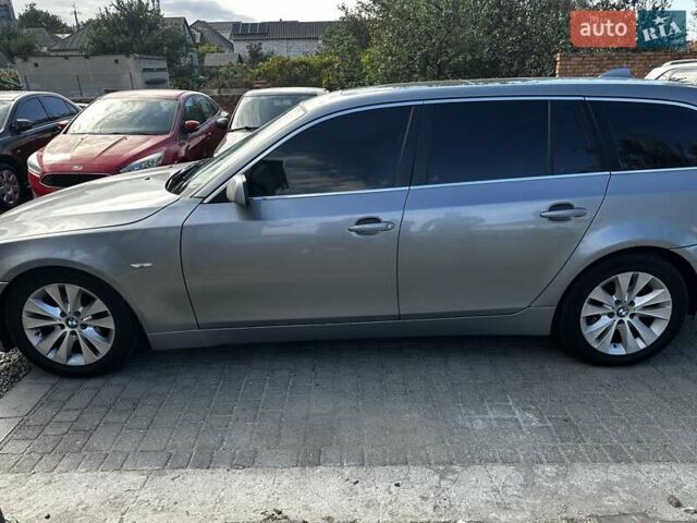 Серый БМВ 5 Серия, объемом двигателя 2.5 л и пробегом 250 тыс. км за 7500 $, фото 1 на Automoto.ua