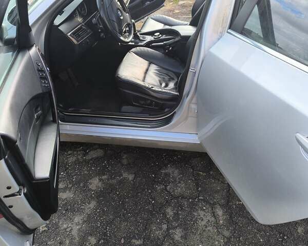 Серый БМВ 5 Серия, объемом двигателя 3 л и пробегом 295 тыс. км за 7800 $, фото 14 на Automoto.ua