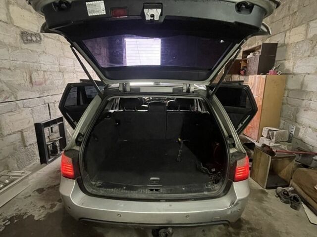 Сірий БМВ 5 Серія, об'ємом двигуна 2.5 л та пробігом 200 тис. км за 1500 $, фото 2 на Automoto.ua