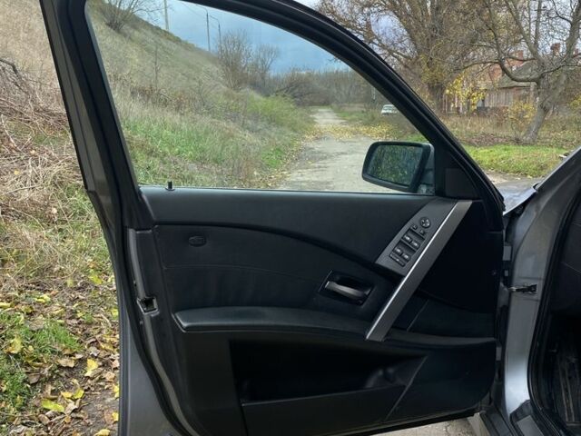 Серый БМВ 5 Серия, объемом двигателя 3 л и пробегом 300 тыс. км за 4900 $, фото 6 на Automoto.ua