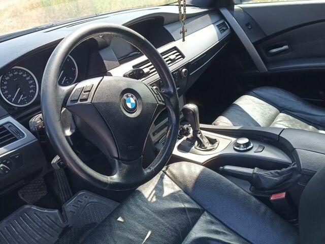 Серый БМВ 5 Серия, объемом двигателя 3 л и пробегом 327 тыс. км за 6500 $, фото 5 на Automoto.ua