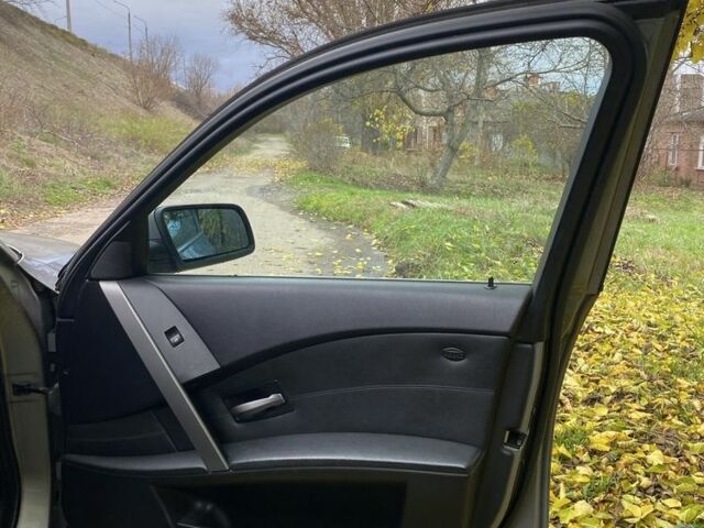 Серый БМВ 5 Серия, объемом двигателя 3 л и пробегом 300 тыс. км за 4900 $, фото 10 на Automoto.ua