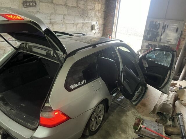 Серый БМВ 5 Серия, объемом двигателя 2.5 л и пробегом 200 тыс. км за 1500 $, фото 2 на Automoto.ua