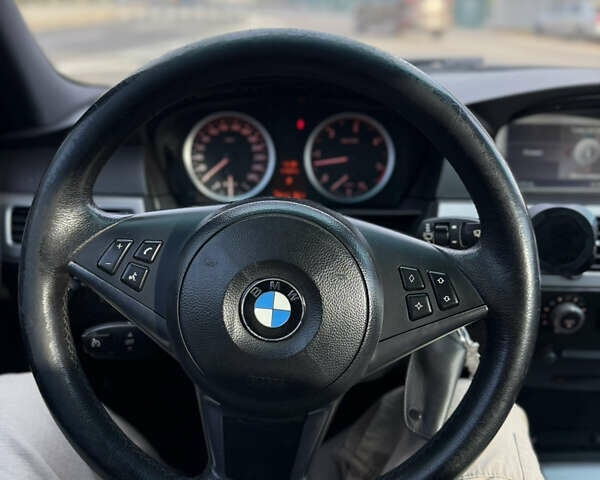 БМВ 5 Серия 2004 в Харькове на Automoto.ua Серый БМВ 5 Серия, объемом двигателя 2.5 л и пробегом 371 тыс. км за 9600 $, фото 13 на Automoto.ua
