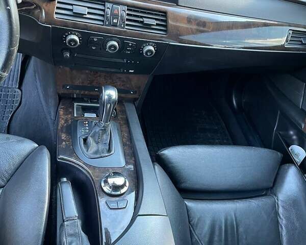 Серый БМВ 5 Серия, объемом двигателя 2.99 л и пробегом 323 тыс. км за 8500 $, фото 6 на Automoto.ua