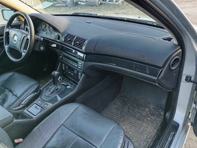 Сірий БМВ 5 Серія, об'ємом двигуна 3 л та пробігом 360 тис. км за 3000 $, фото 6 на Automoto.ua