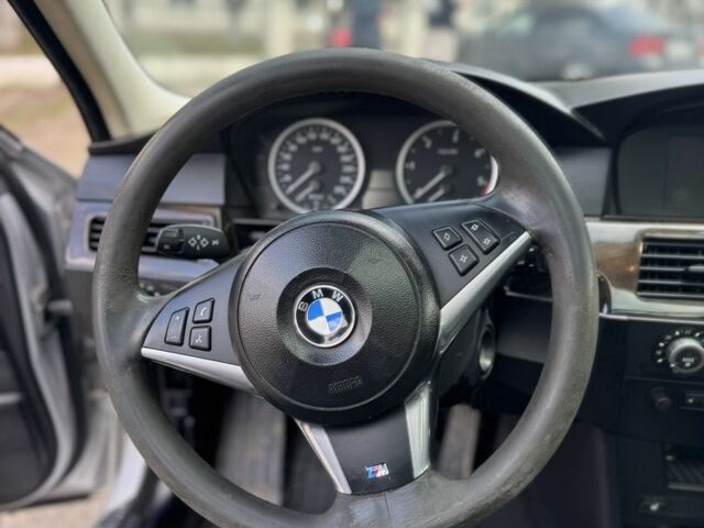 Серый БМВ 5 Серия, объемом двигателя 2.5 л и пробегом 255 тыс. км за 5950 $, фото 9 на Automoto.ua