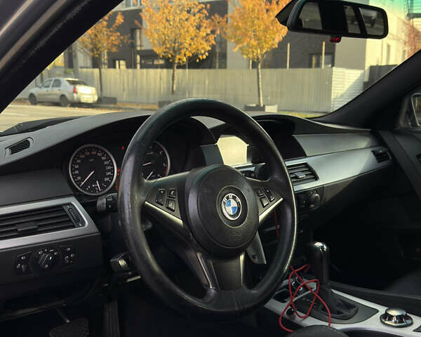 БМВ 5 Серия 2004 в Харькове на Automoto.ua Серый БМВ 5 Серия, объемом двигателя 2.5 л и пробегом 371 тыс. км за 9600 $, фото 11 на Automoto.ua
