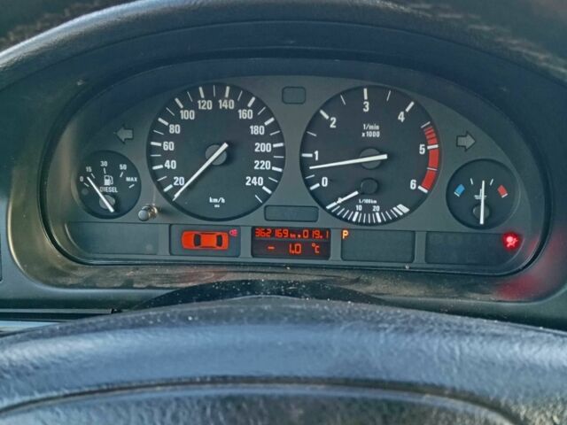 Сірий БМВ 5 Серія, об'ємом двигуна 3 л та пробігом 360 тис. км за 3000 $, фото 4 на Automoto.ua