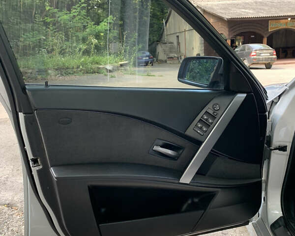 Сірий БМВ 5 Серія, об'ємом двигуна 2.5 л та пробігом 296 тис. км за 7299 $, фото 12 на Automoto.ua