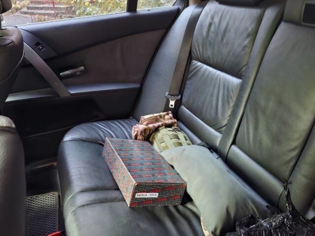 Серый БМВ 5 Серия, объемом двигателя 3 л и пробегом 500 тыс. км за 4300 $, фото 6 на Automoto.ua