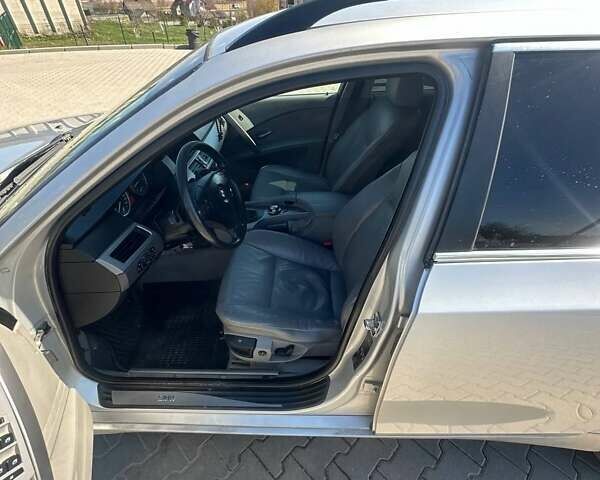 Серый БМВ 5 Серия, объемом двигателя 3 л и пробегом 300 тыс. км за 2999 $, фото 12 на Automoto.ua