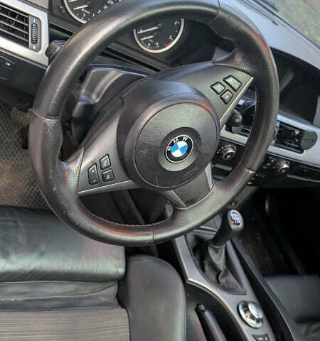 Серый БМВ 5 Серия, объемом двигателя 2.99 л и пробегом 428 тыс. км за 9800 $, фото 10 на Automoto.ua