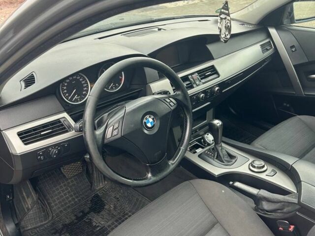 Серый БМВ 5 Серия, объемом двигателя 2.5 л и пробегом 300 тыс. км за 3200 $, фото 4 на Automoto.ua