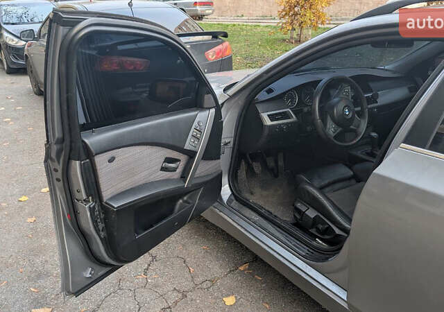 Серый БМВ 5 Серия, объемом двигателя 2.99 л и пробегом 428 тыс. км за 9800 $, фото 9 на Automoto.ua