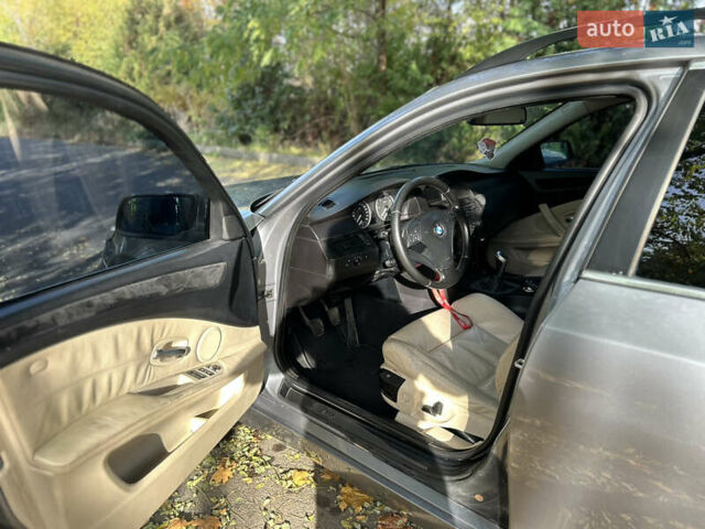 Серый БМВ 5 Серия, объемом двигателя 2.5 л и пробегом 449 тыс. км за 7000 $, фото 1 на Automoto.ua