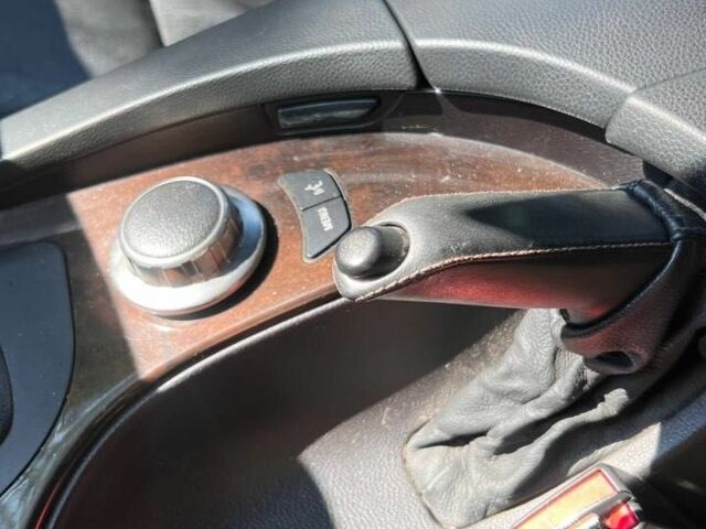 Серый БМВ 5 Серия, объемом двигателя 3 л и пробегом 294 тыс. км за 8300 $, фото 18 на Automoto.ua