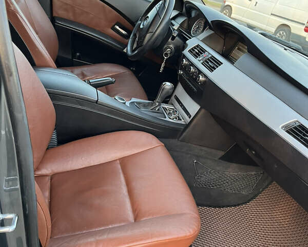 Серый БМВ 5 Серия, объемом двигателя 2.5 л и пробегом 305 тыс. км за 6800 $, фото 8 на Automoto.ua