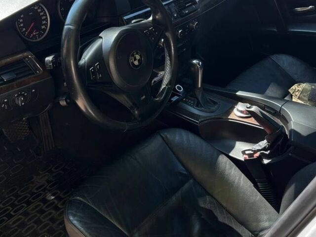 Серый БМВ 5 Серия, объемом двигателя 3 л и пробегом 294 тыс. км за 8300 $, фото 9 на Automoto.ua