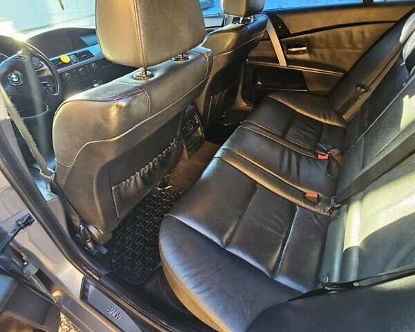 Серый БМВ 5 Серия, объемом двигателя 2.99 л и пробегом 300 тыс. км за 8700 $, фото 5 на Automoto.ua