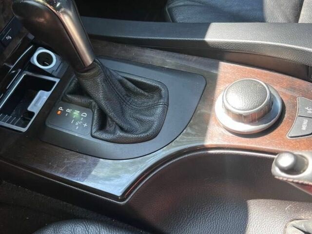 Серый БМВ 5 Серия, объемом двигателя 3 л и пробегом 294 тыс. км за 8300 $, фото 17 на Automoto.ua