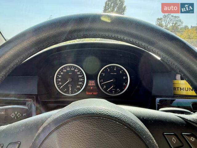 Серый БМВ 5 Серия, объемом двигателя 3 л и пробегом 260 тыс. км за 8000 $, фото 10 на Automoto.ua