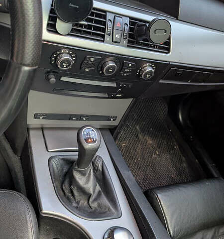 Серый БМВ 5 Серия, объемом двигателя 2.99 л и пробегом 428 тыс. км за 9800 $, фото 13 на Automoto.ua