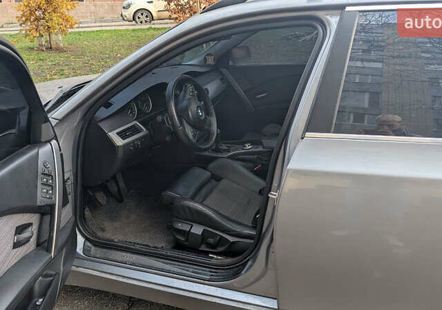 Серый БМВ 5 Серия, объемом двигателя 2.99 л и пробегом 428 тыс. км за 9800 $, фото 16 на Automoto.ua